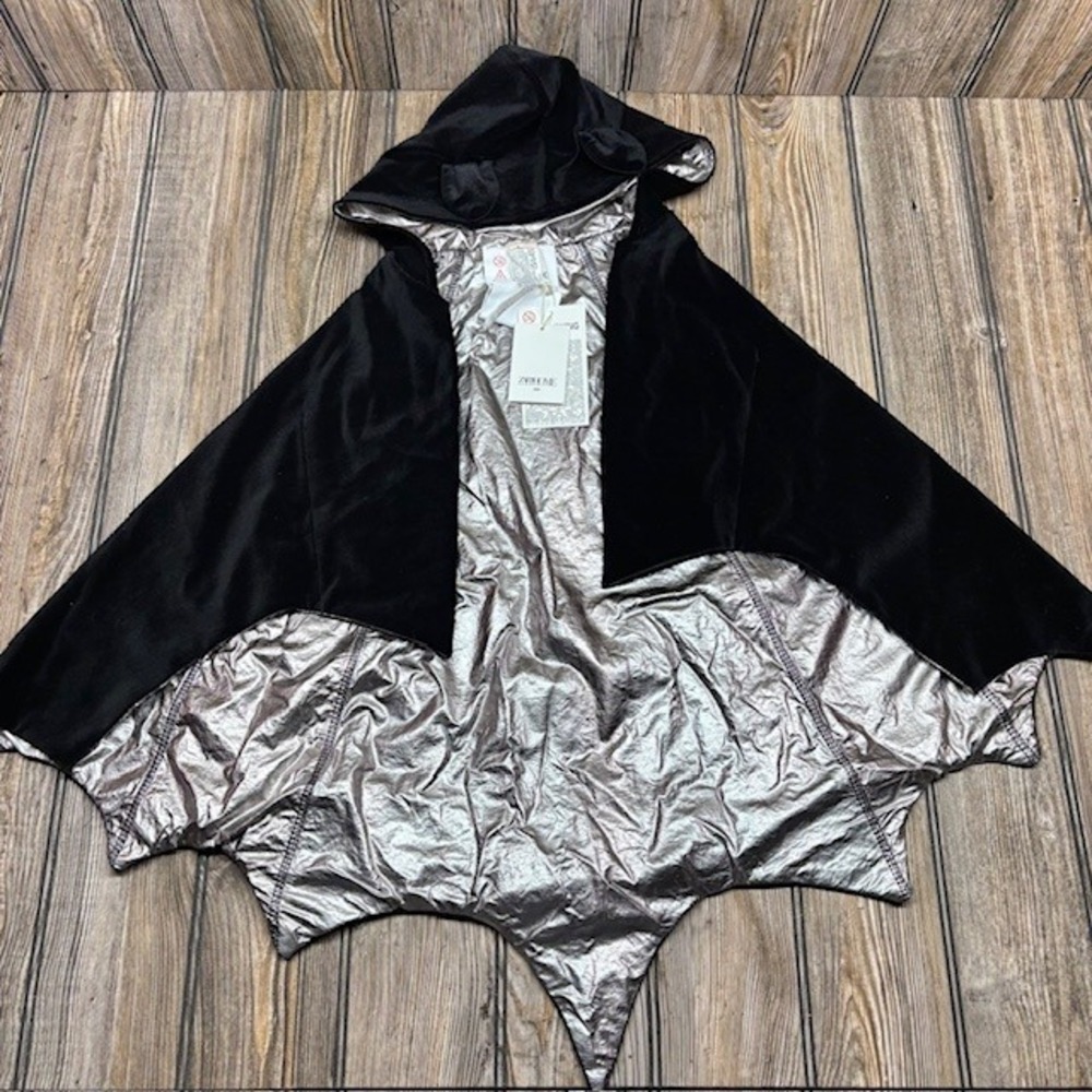 Zara Kids Black And Silver Hooded Bat Cape NWT Medium Velvet Halloween Costume